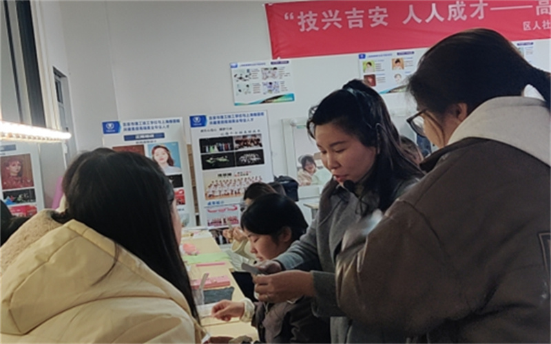 我校開展日常督學(xué)活動(dòng)，全面提升教學(xué)質(zhì)量