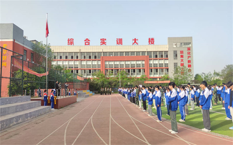 青春奮進(jìn)正當(dāng)時—吉安市理工技工學(xué)校早操紀(jì)實